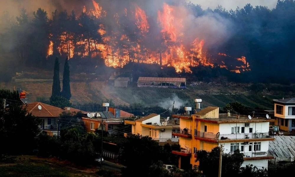Πέντε νεκροί και δεκάδες τραυματίες εξαιτίας δασικών πυρκαγιών στην Τουρκία (Βίντεο)